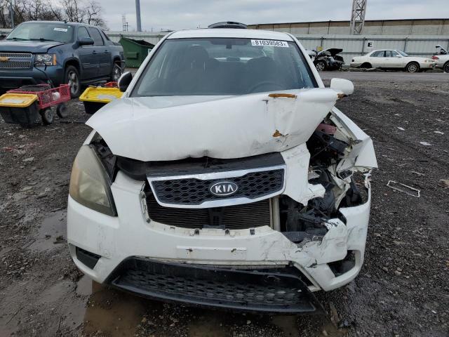 KNADH4B30B6720355 - 2011 KIA RIO BASE WHITE photo 5