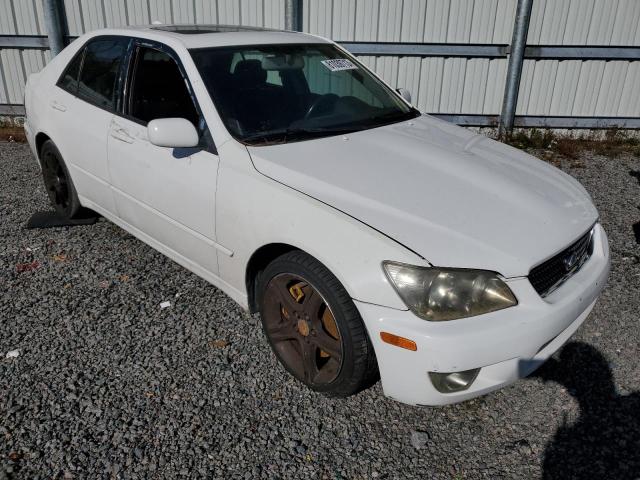 JTHBD192050101116 - 2005 LEXUS IS 300 WHITE photo 4