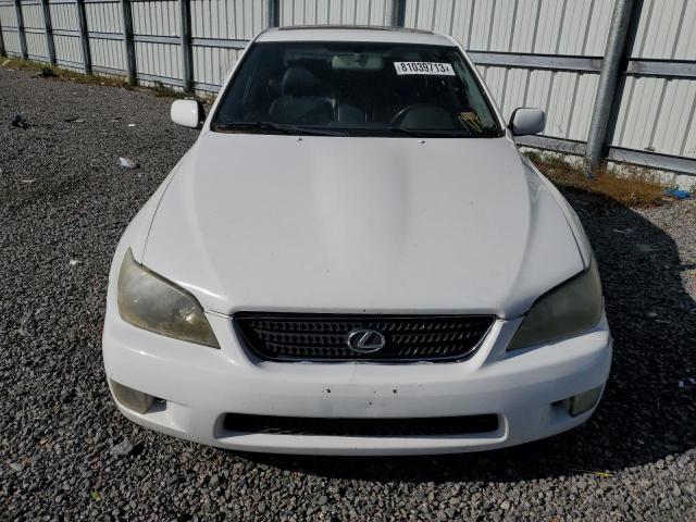 JTHBD192050101116 - 2005 LEXUS IS 300 WHITE photo 5