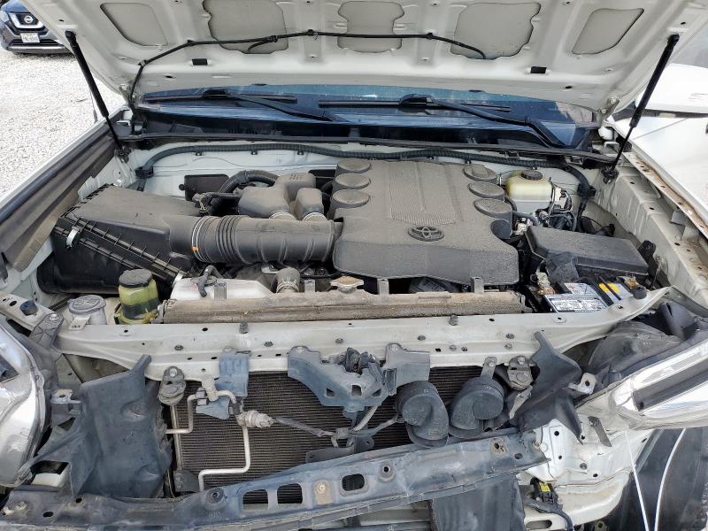 JTEZU5JR9B5021808 - 2011 TOYOTA 4RUNNER SR5 WHITE photo 12