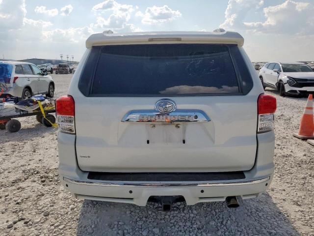 JTEZU5JR9B5021808 - 2011 TOYOTA 4RUNNER SR5 WHITE photo 6