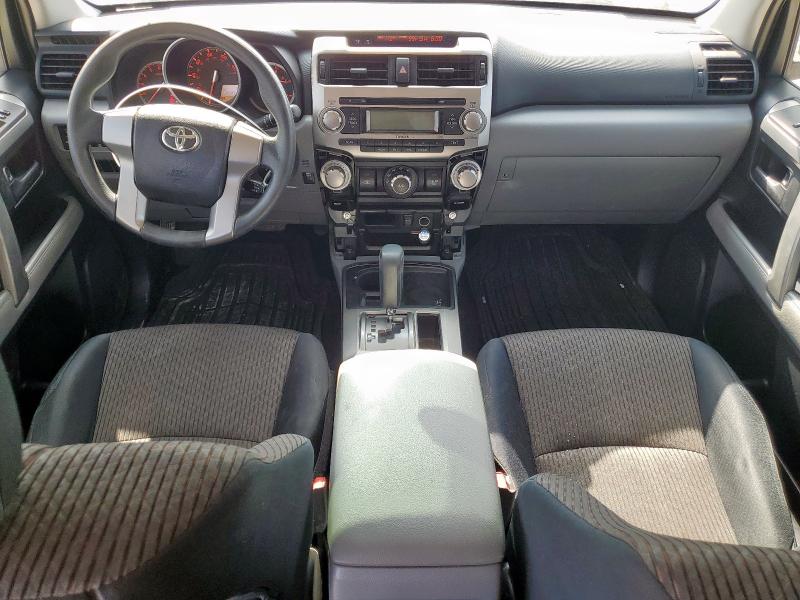 JTEZU5JR9B5021808 - 2011 TOYOTA 4RUNNER SR5 WHITE photo 8