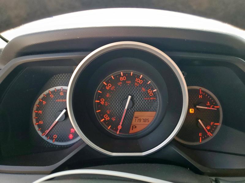 JTEZU5JR9B5021808 - 2011 TOYOTA 4RUNNER SR5 WHITE photo 9