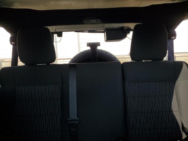 1J4BA5H18BL623829 - 2011 JEEP WRANGLER U SAHARA أبيض صورة 10