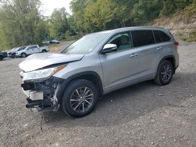 2017 TOYOTA HIGHLANDER SE, 