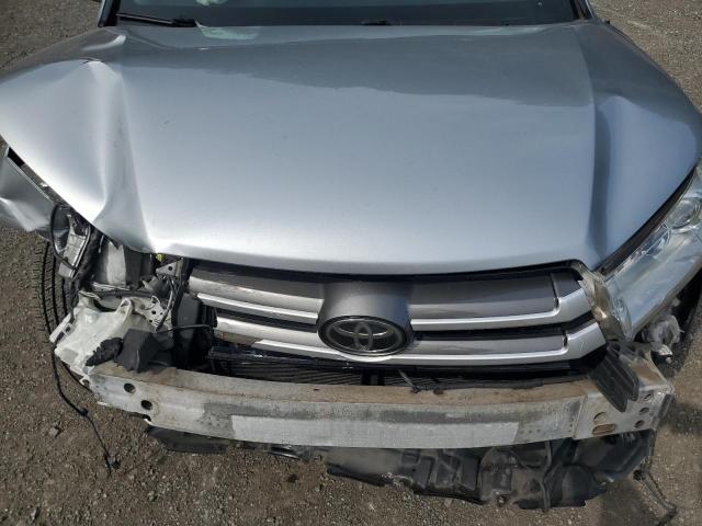 5TDJZRFH8HS365420 - 2017 TOYOTA HIGHLANDER SE SILVER photo 12