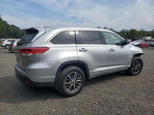 5TDJZRFH8HS365420 - 2017 TOYOTA HIGHLANDER SE SILVER photo 3