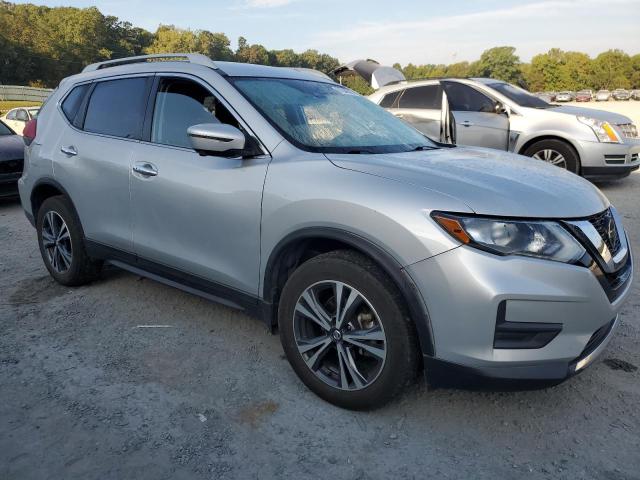 5N1AT2MT1KC820645 - 2019 NISSAN ROGUE S 银色 照片 4