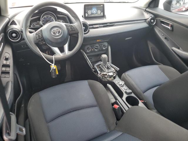 3MYDLBYV6JY304253 - 2018 TOYOTA YARIS IA Rojo foto 8