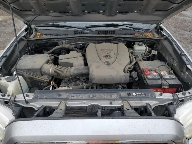 5TFCZ5AN6JX136992 - 2018 TOYOTA TACOMA DOUBLE CAB Gümüş fotoğraf 11