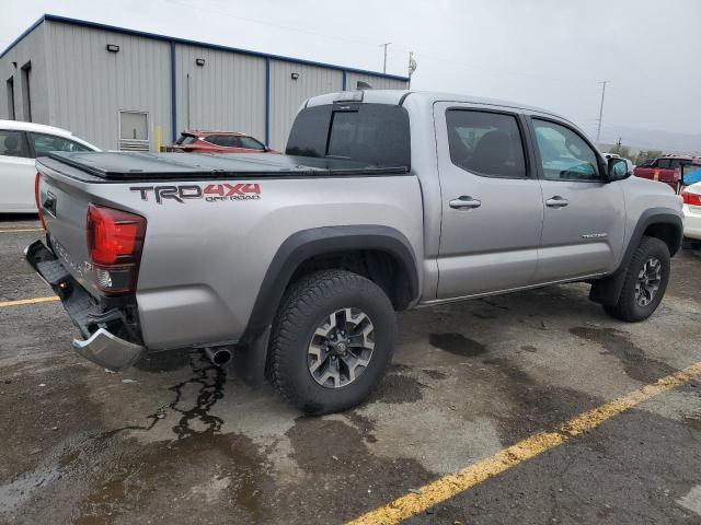 5TFCZ5AN6JX136992 - 2018 TOYOTA TACOMA DOUBLE CAB Gümüş fotoğraf 3