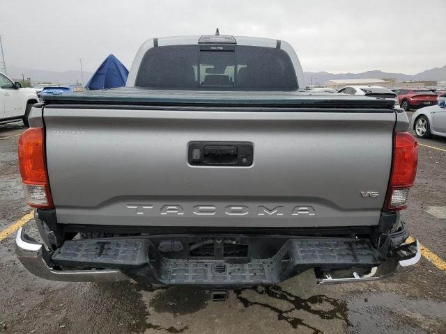 5TFCZ5AN6JX136992 - 2018 TOYOTA TACOMA DOUBLE CAB Gümüş fotoğraf 6