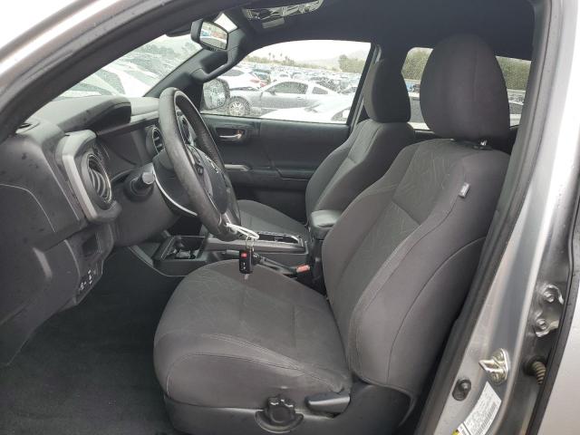 5TFCZ5AN6JX136992 - 2018 TOYOTA TACOMA DOUBLE CAB Gümüş fotoğraf 7