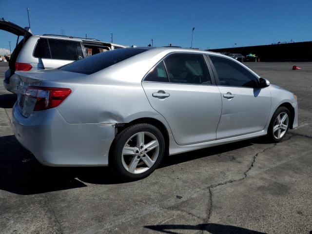 4T1BF1FKXCU574586 - 2012 TOYOTA CAMRY BASE SILVER photo 3