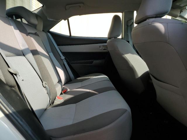 5YFBURHEXJP761630 - 2018 TOYOTA COROLLA L WHITE photo 10