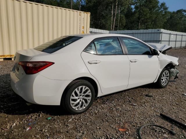 5YFBURHEXJP761630 - 2018 TOYOTA COROLLA L WHITE photo 3