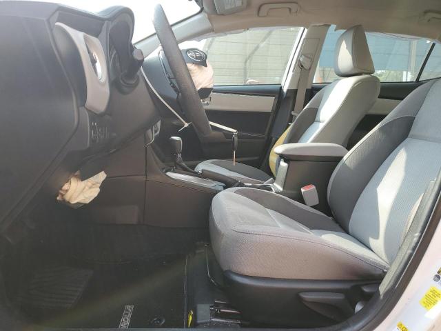 5YFBURHEXJP761630 - 2018 TOYOTA COROLLA L WHITE photo 7