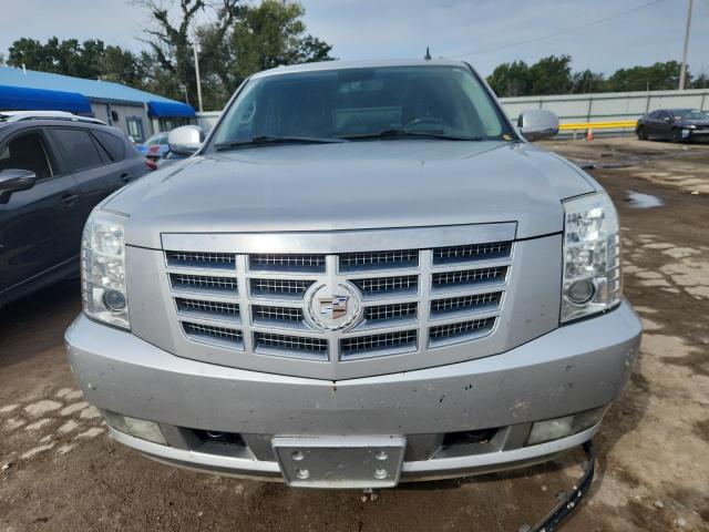 1GYS4HEF2BR176601 - 2011 CADILLAC ESCALADE ESV LUXURY Сріблястий фото 5