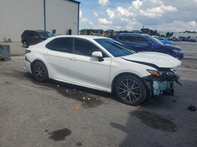 4T1G11AK0PU099970 - 2023 TOYOTA CAMRY SE NIGHT SHADE WHITE photo 4