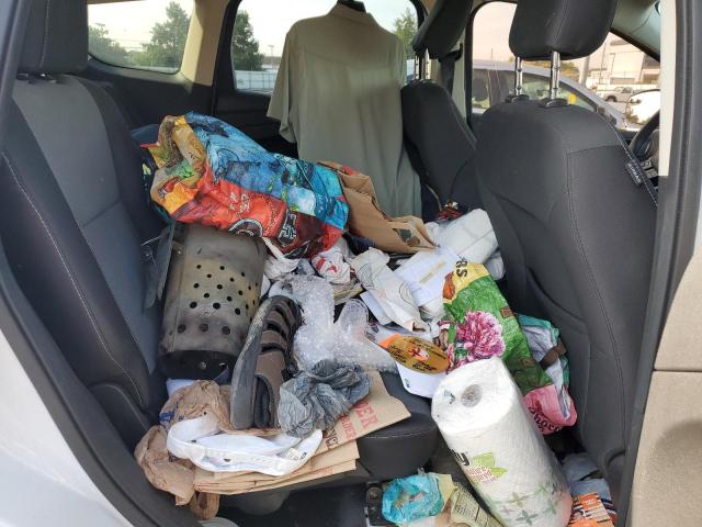 1FMCU9GD5JUC11098 - 2018 FORD ESCAPE SE WHITE photo 11