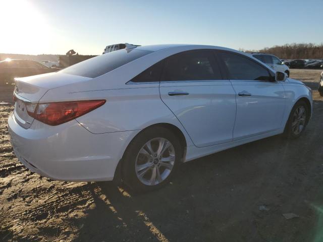 5NPEC4AC4BH260436 - 2011 HYUNDAI SONATA SE WHITE photo 3