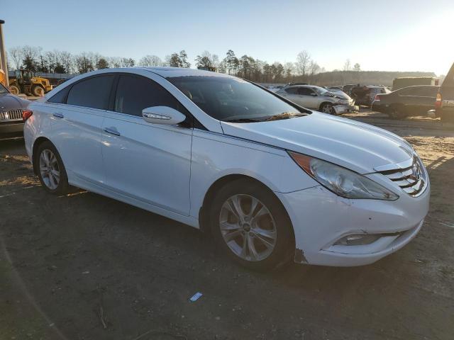 5NPEC4AC4BH260436 - 2011 HYUNDAI SONATA SE WHITE photo 4