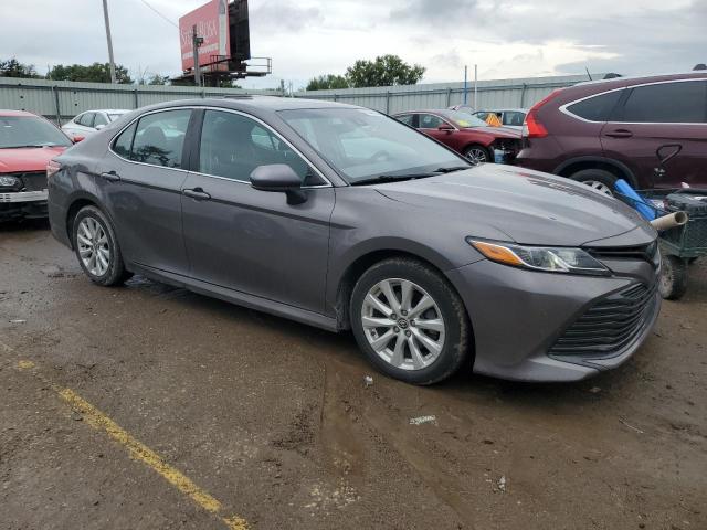 4T1C11AK5LU995223 - 2020 TOYOTA CAMRY LE SILVER photo 4