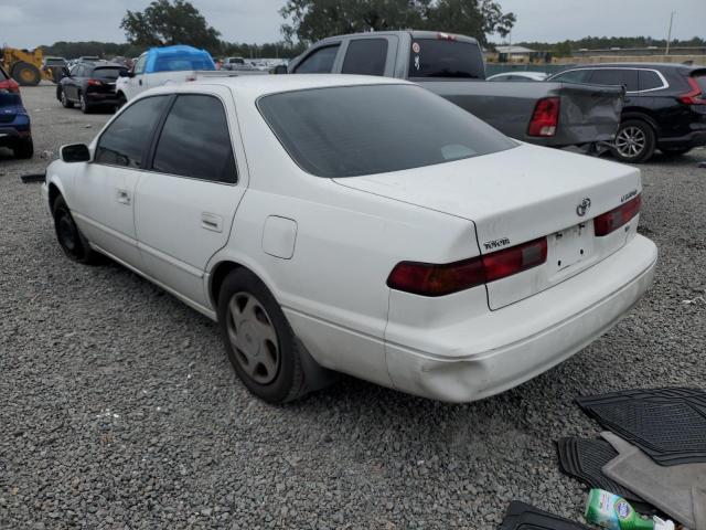 4T1BF22K4WU044923 - 1998 TOYOTA CAMRY CE WHITE photo 2