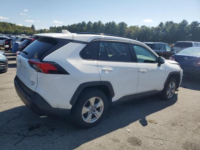 2T3P1RFV0MC158103 - 2021 TOYOTA RAV4 XLE თეთრი ფოტო 3