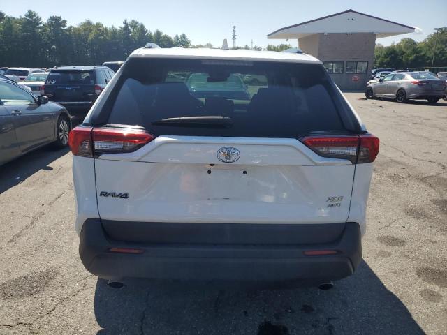 2T3P1RFV0MC158103 - 2021 TOYOTA RAV4 XLE თეთრი ფოტო 6