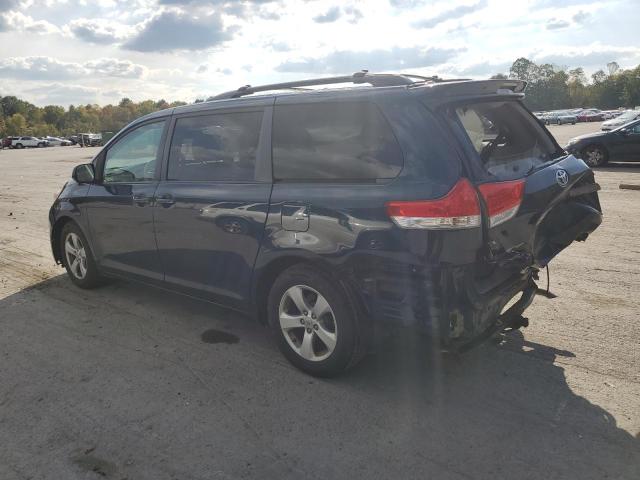 5TDKK3DCXCS265129 - 2012 TOYOTA SIENNA LE Blau Foto 2