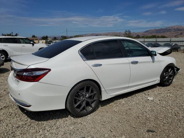 1HGCR2E58HA286559 - 2017 HONDA ACCORD SPORT WHITE photo 3