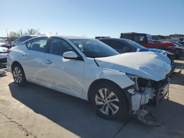 1N4BL4BV3LC209788 - 2020 NISSAN ALTIMA S WHITE photo 4