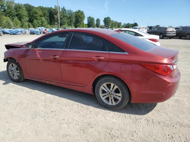 5NPEB4AC2DH537591 - 2013 HYUNDAI SONATA GLS أحمر صورة 2