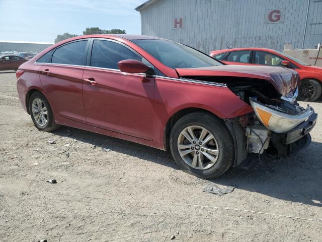 5NPEB4AC2DH537591 - 2013 HYUNDAI SONATA GLS أحمر صورة 4