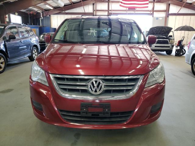 2C4RVABG6CR293583 - 2012 VOLKSWAGEN ROUTAN SE RED photo 5