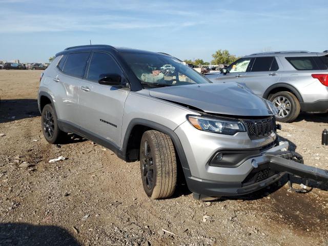 3C4NJDBN3PT526994 - 2023 JEEP COMPASS LATITUDE 银色 照片 4