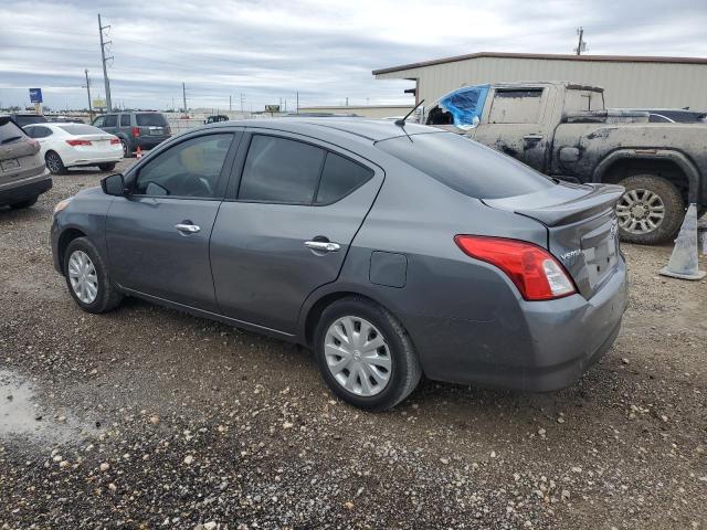 3N1CN7AP5JL853889 - 2018 NISSAN VERSA S GRAY photo 2