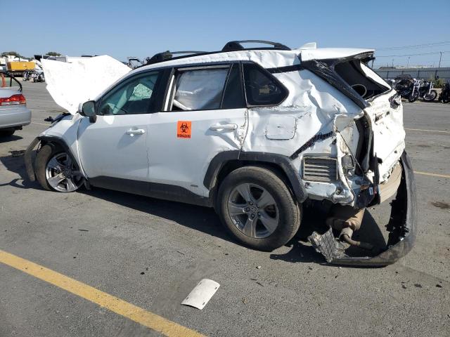 4T3RWRFVXNU056348 - 2022 TOYOTA RAV4 XLE WHITE photo 2