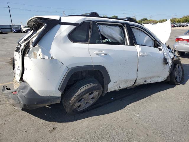 4T3RWRFVXNU056348 - 2022 TOYOTA RAV4 XLE WHITE photo 3