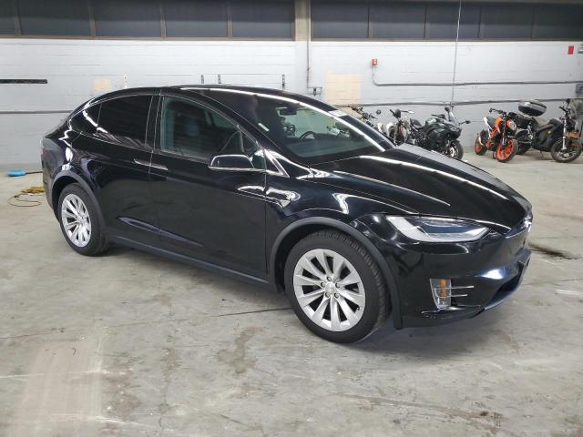5YJXCAE2XGF020452 - 2016 TESLA MODEL X შავი ფოტო 4
