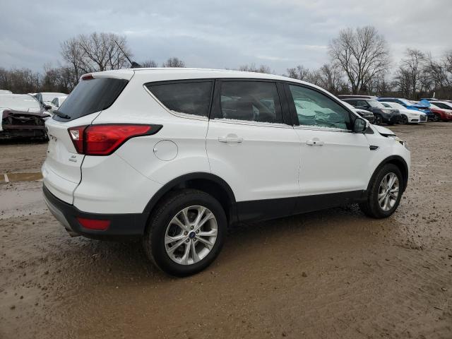 1FMCU0GD7KUB30309 - 2019 FORD ESCAPE SE WHITE photo 3