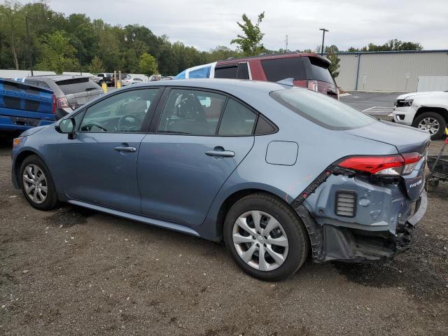 5YFEPMAE0NP302484 - 2022 TOYOTA COROLLA LE BLUE photo 2