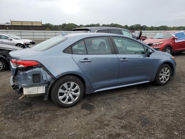 5YFEPMAE0NP302484 - 2022 TOYOTA COROLLA LE BLUE photo 3
