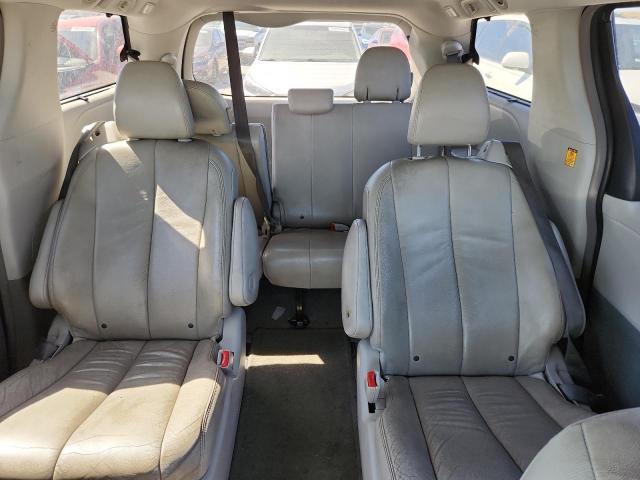 5TDDK3DC9CS048583 - 2012 TOYOTA SIENNA XLE Сұр фото 10