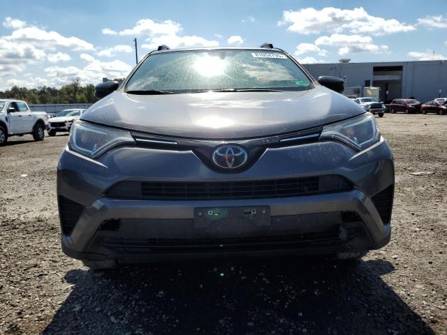 JTMZFREV1JJ159233 - 2018 TOYOTA RAV4 LE CHARCOAL photo 5