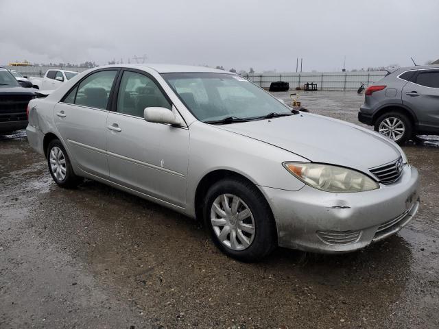 4T1BE32K15U059824 - 2005 TOYOTA CAMRY LE SILVER photo 4