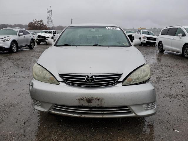 4T1BE32K15U059824 - 2005 TOYOTA CAMRY LE SILVER photo 5