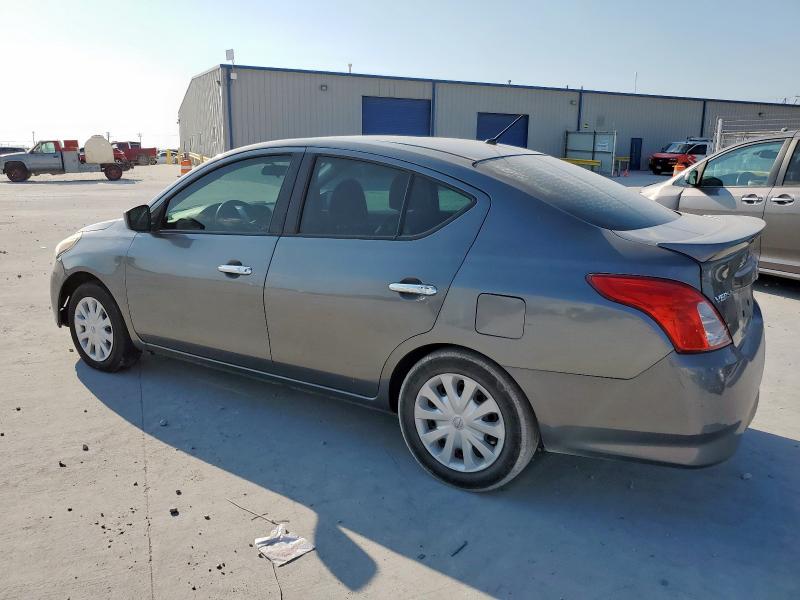 3N1CN7AP5JL819824 - 2018 NISSAN VERSA S Boz foto 2