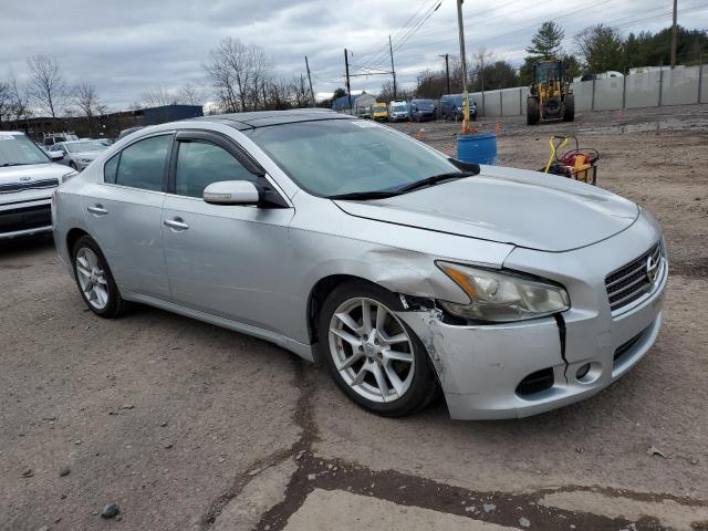 1N4AA51E09C835770 - 2009 NISSAN MAXIMA S SILVER photo 4